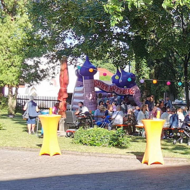 Sommerfest 2022 - Hüpfburg darf nicht fehlen