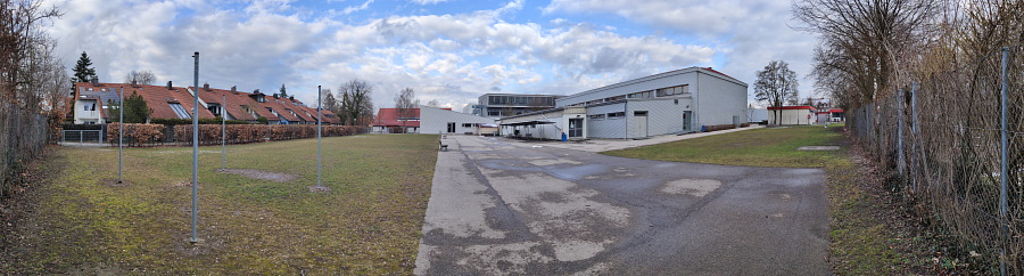 Blick hinter die Jahnturnhalle vom Baubeginn - Bild: Bp