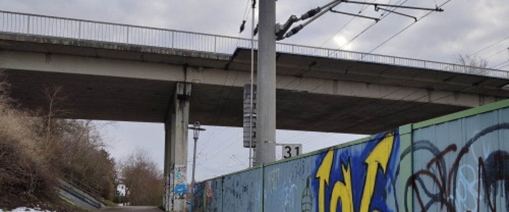 Brücke in Neufahrn - Bild: Bp