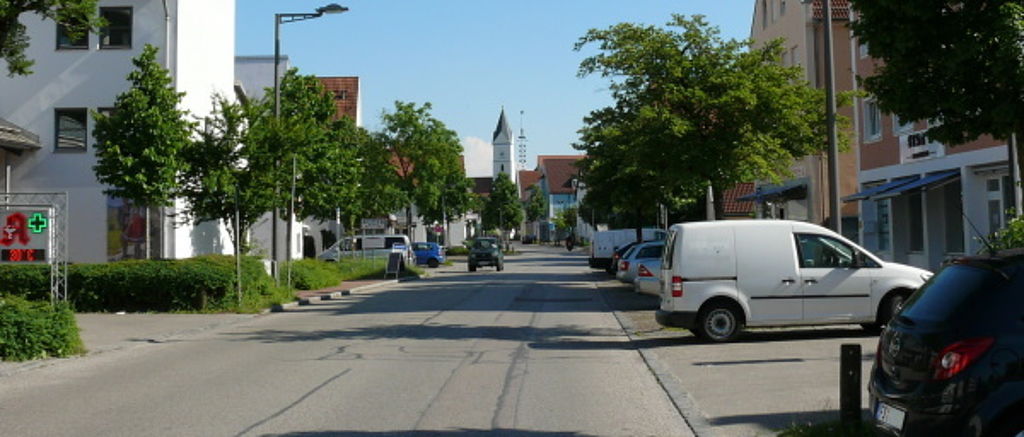 Bahnhofstraße Neufahrn - Bild: Bp